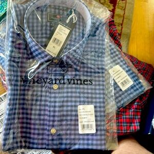 Men’s Vineyard Vines Oxford shirt NWT - XL - think Christmas! 🎅🎄